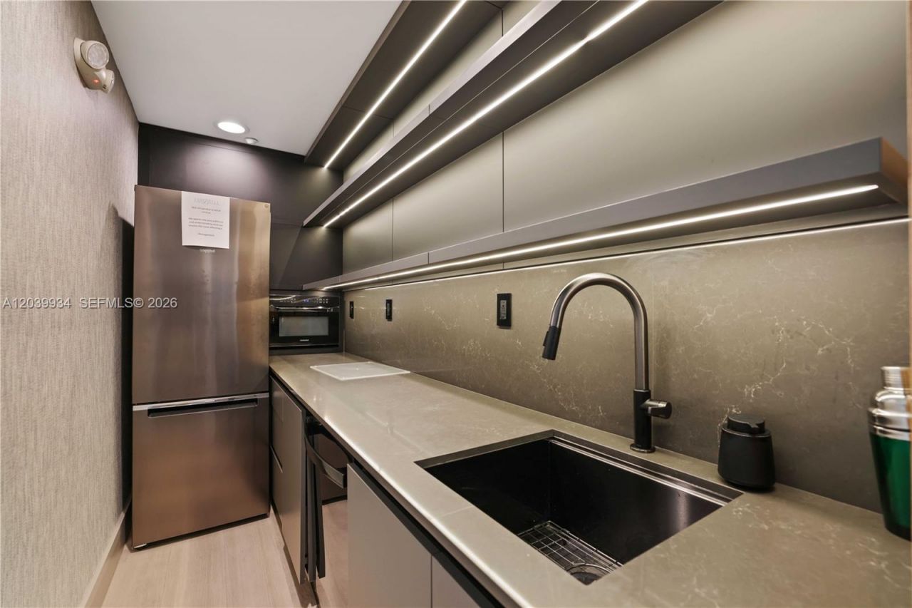 5025 Collins Ave, Unit 1103-1104-, Miami Beach, FL 33140 Photo