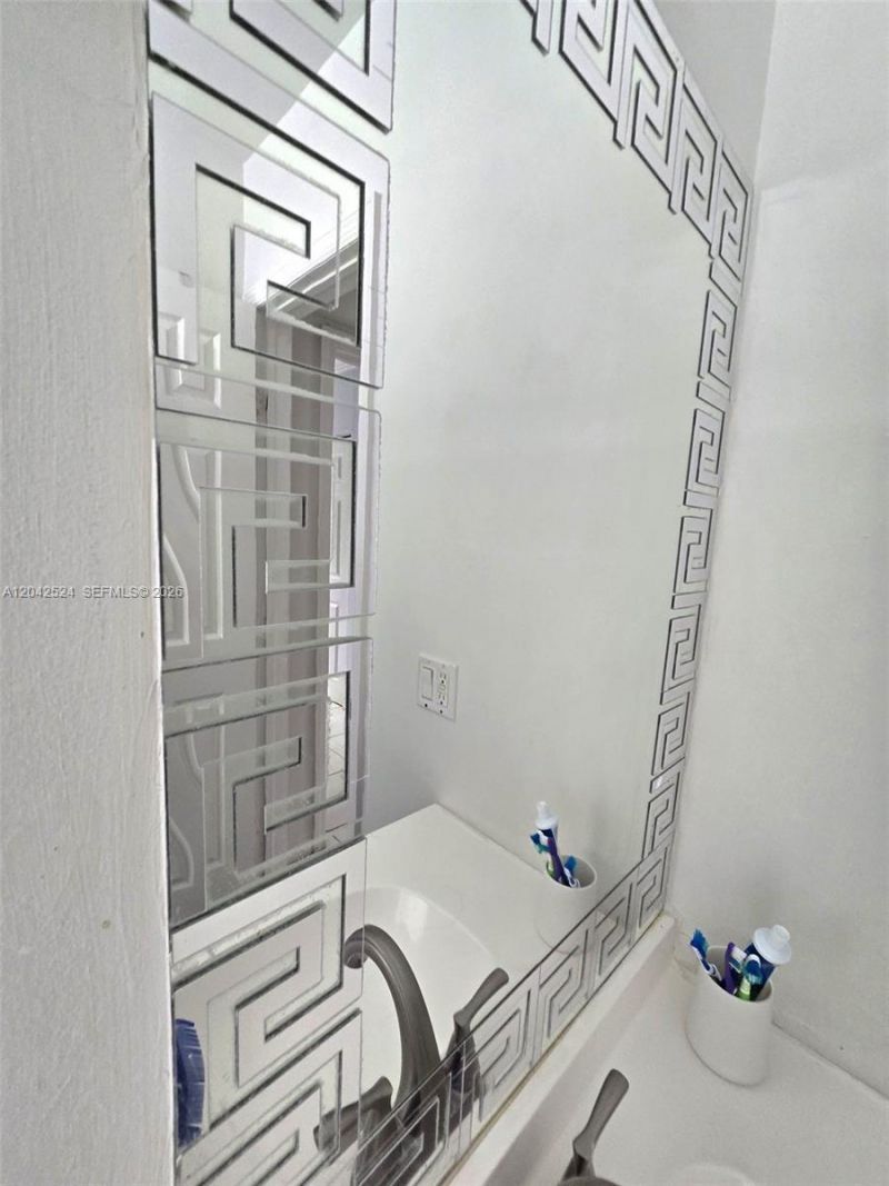 1265 W 24th St , Unit 201, Hialeah, FL 33010 Photo