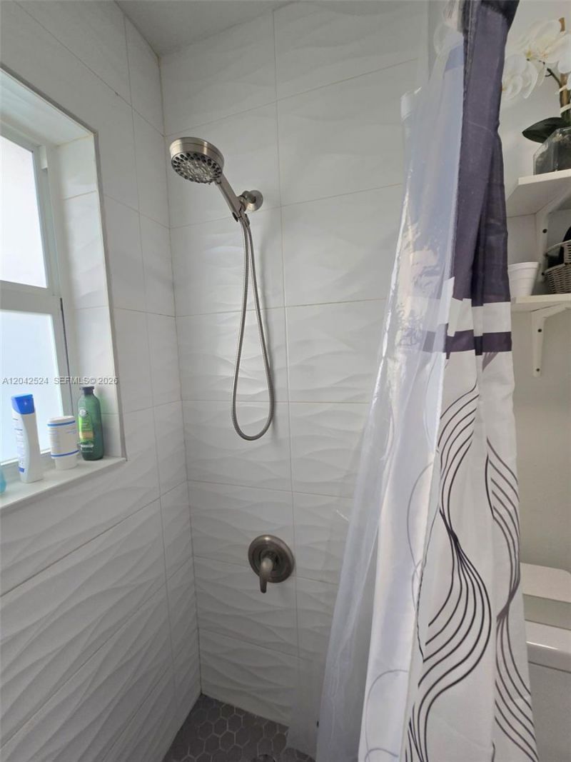 1265 W 24th St , Unit 201, Hialeah, FL 33010 Photo