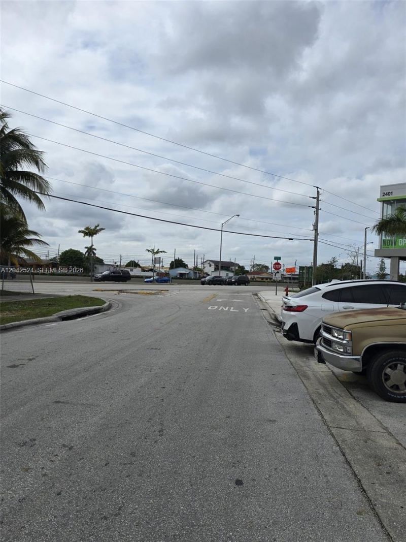 1265 W 24th St , Unit 201, Hialeah, FL 33010 Photo