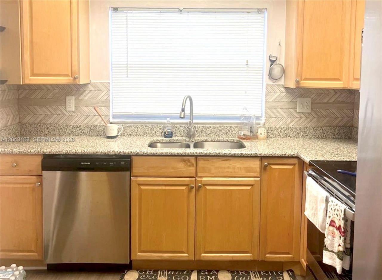 9481 Sunrise Lakes Blvd, Unit 208, Sunrise, FL 33322 Photo
