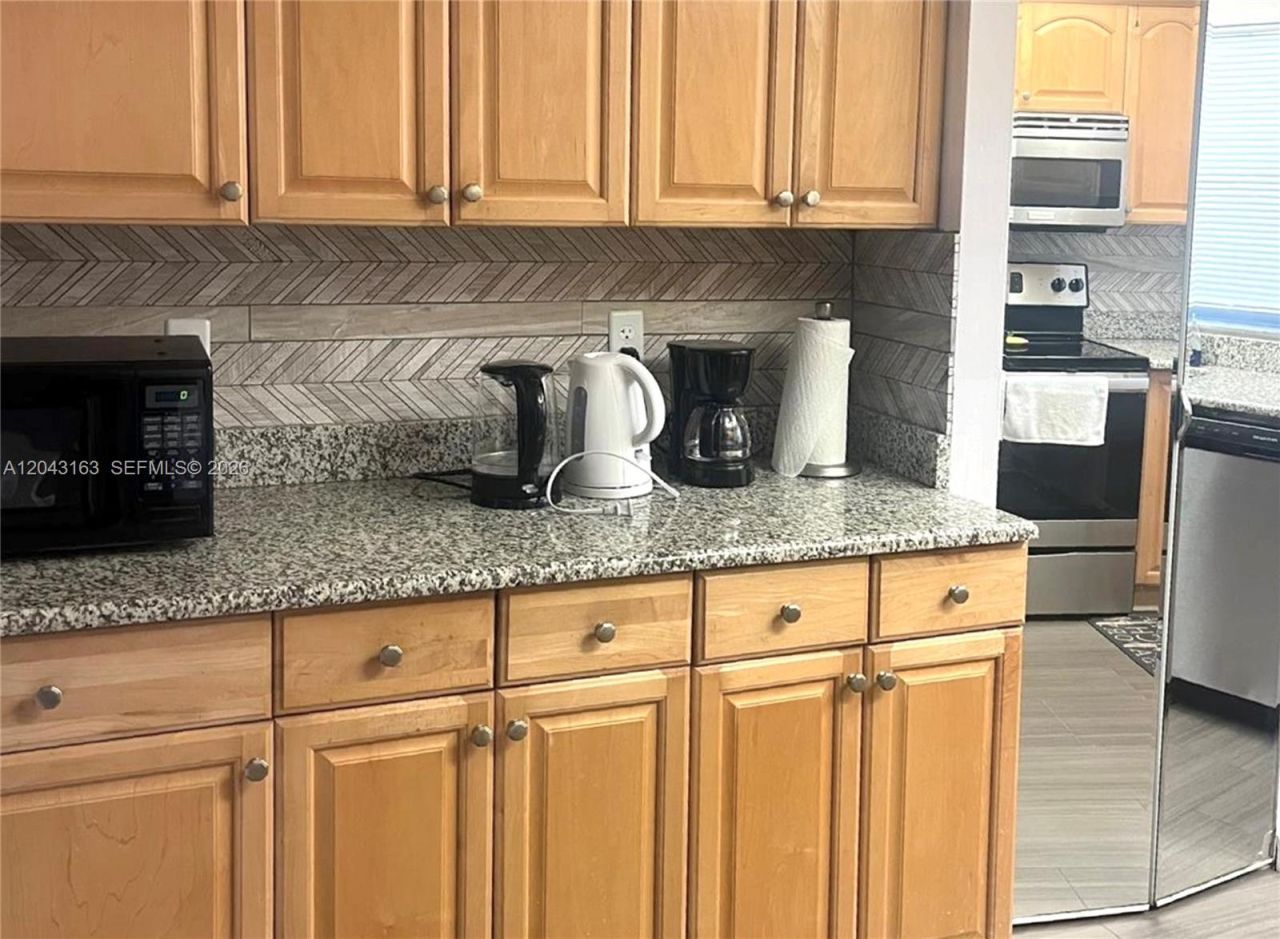 9481 Sunrise Lakes Blvd, Unit 208, Sunrise, FL 33322 Photo