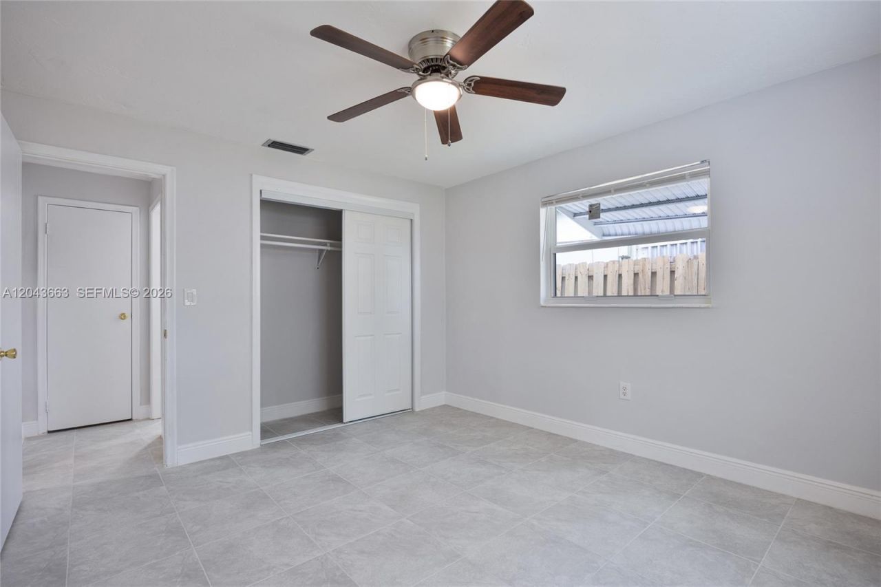 8571 NW 27th Pl , Sunrise, FL 33322 Photo