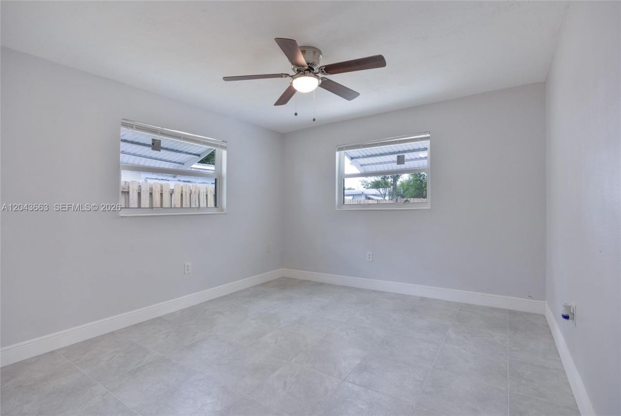 8571 NW 27th Pl , Sunrise, FL 33322 Photo