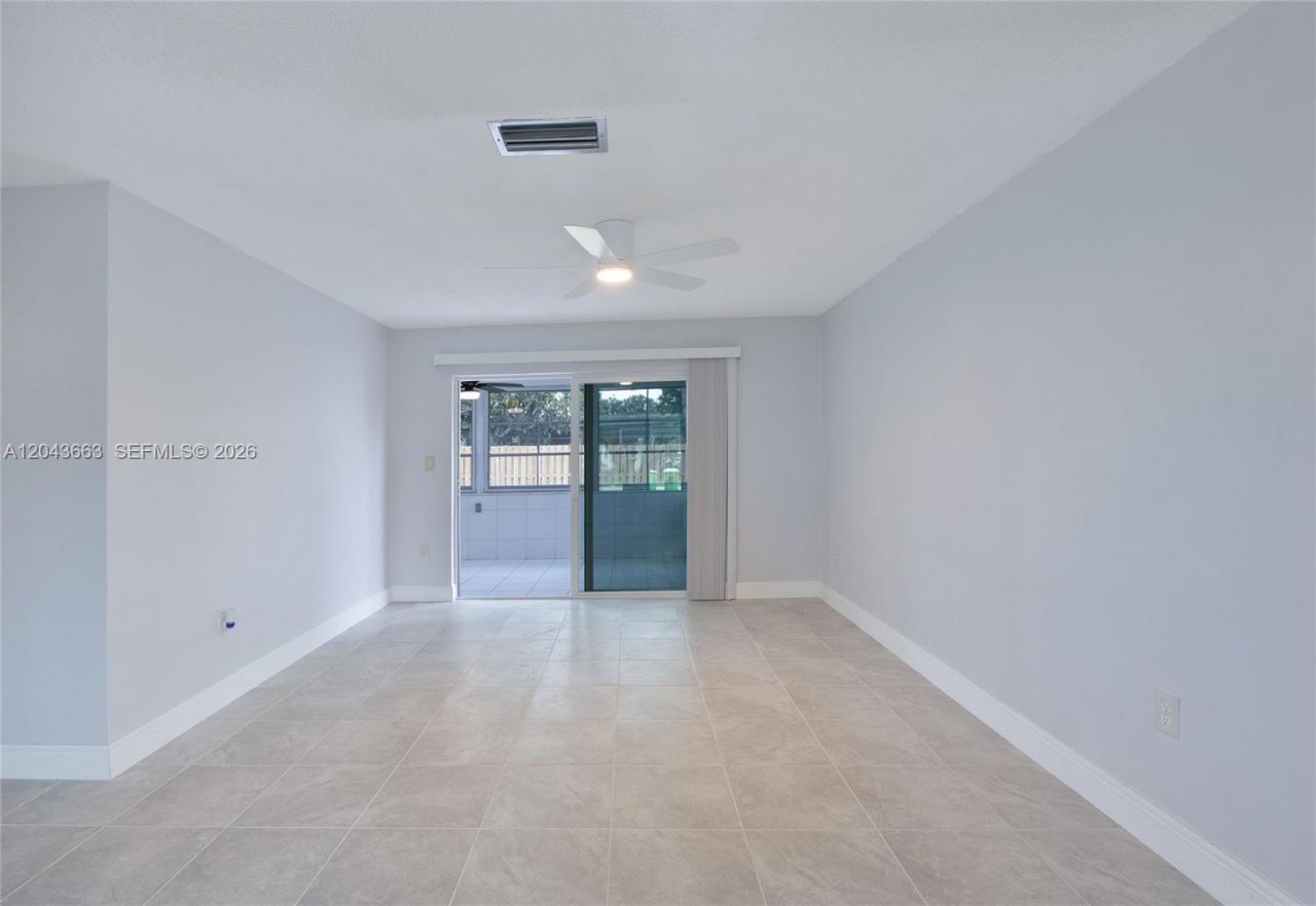 8571 NW 27th Pl , Sunrise, FL 33322 Photo