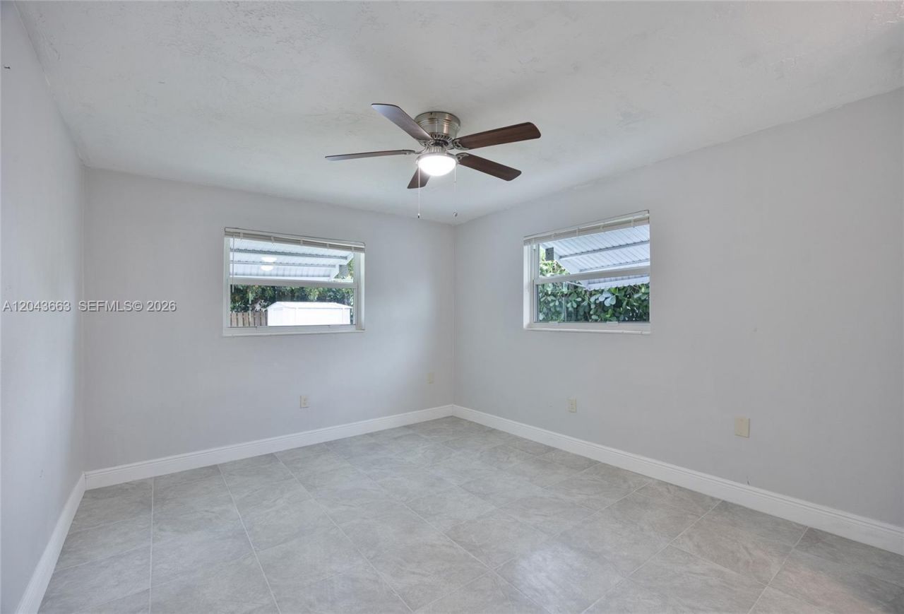 8571 NW 27th Pl , Sunrise, FL 33322 Photo