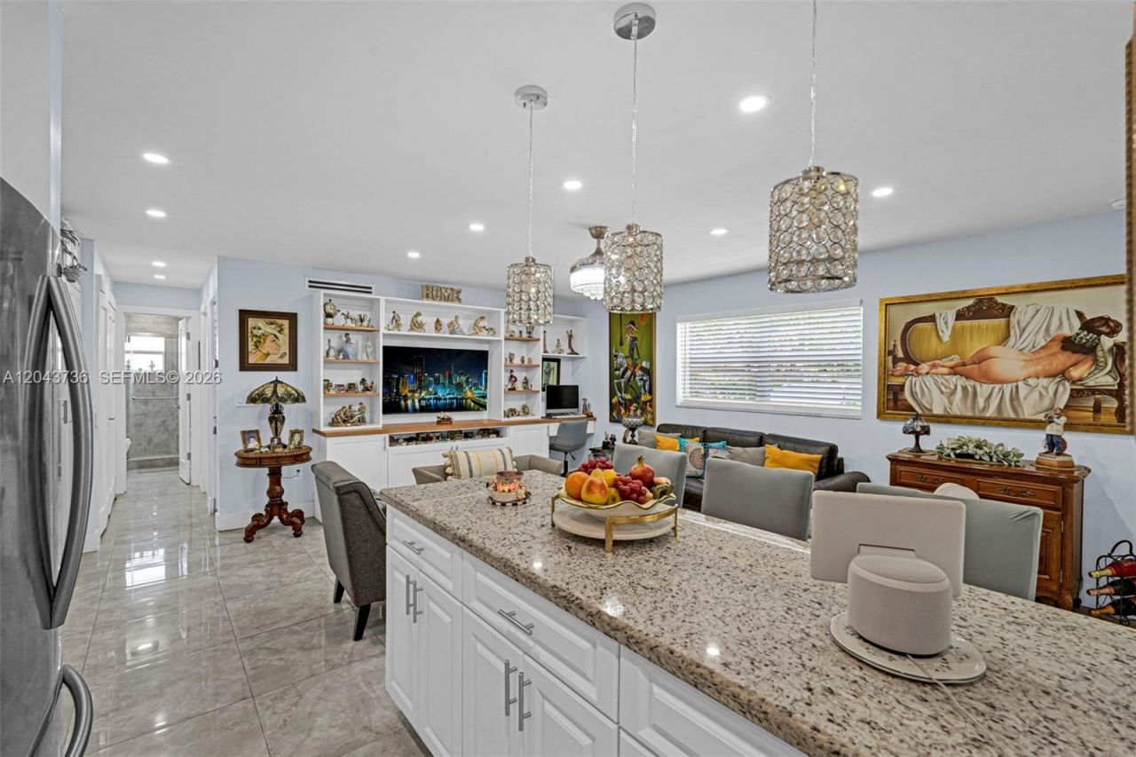 160 NE 8th Ave , Unit 27A, Hallandale Beach, FL 33009 Photo