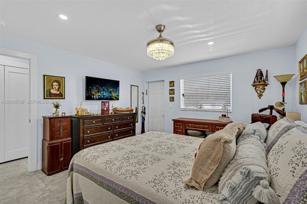 160 NE 8th Ave , Unit 27A, Hallandale Beach, FL 33009 Photo