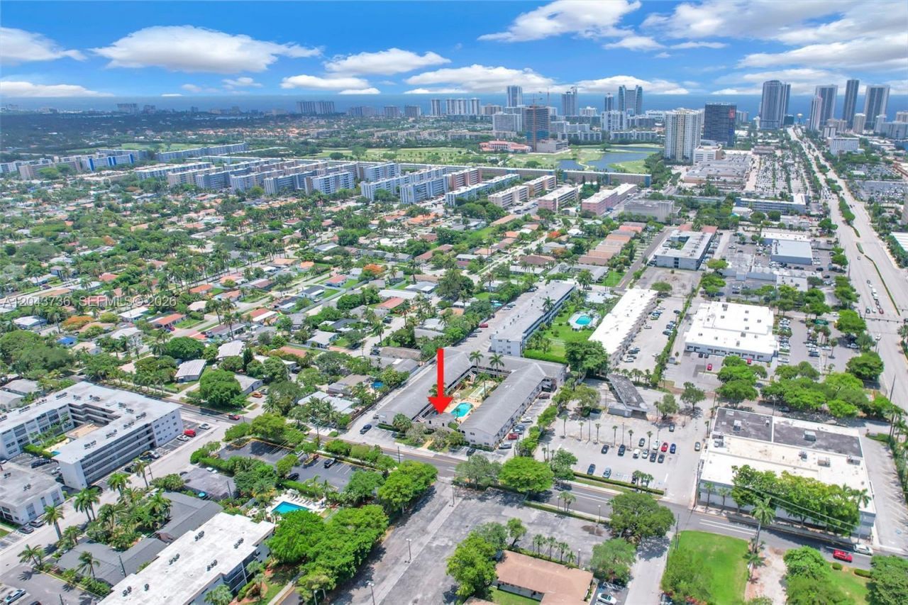 160 NE 8th Ave , Unit 27A, Hallandale Beach, FL 33009 Photo