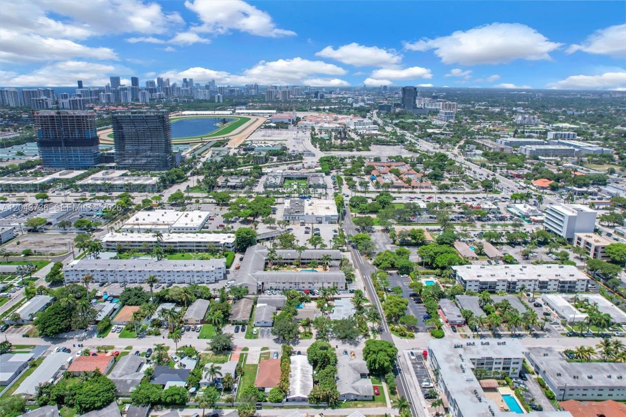 160 NE 8th Ave , Unit 27A, Hallandale Beach, FL 33009 Photo