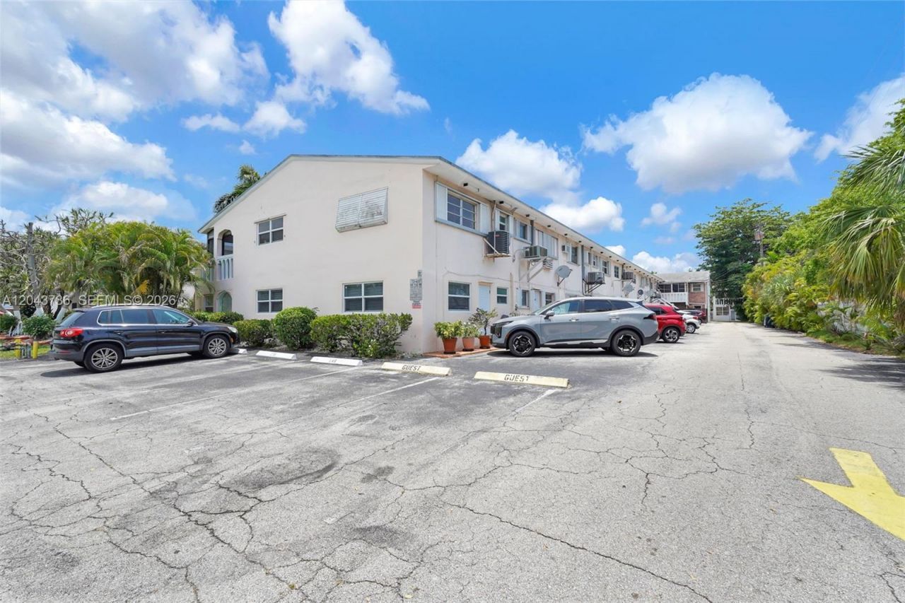 160 NE 8th Ave , Unit 27A, Hallandale Beach, FL 33009 Photo