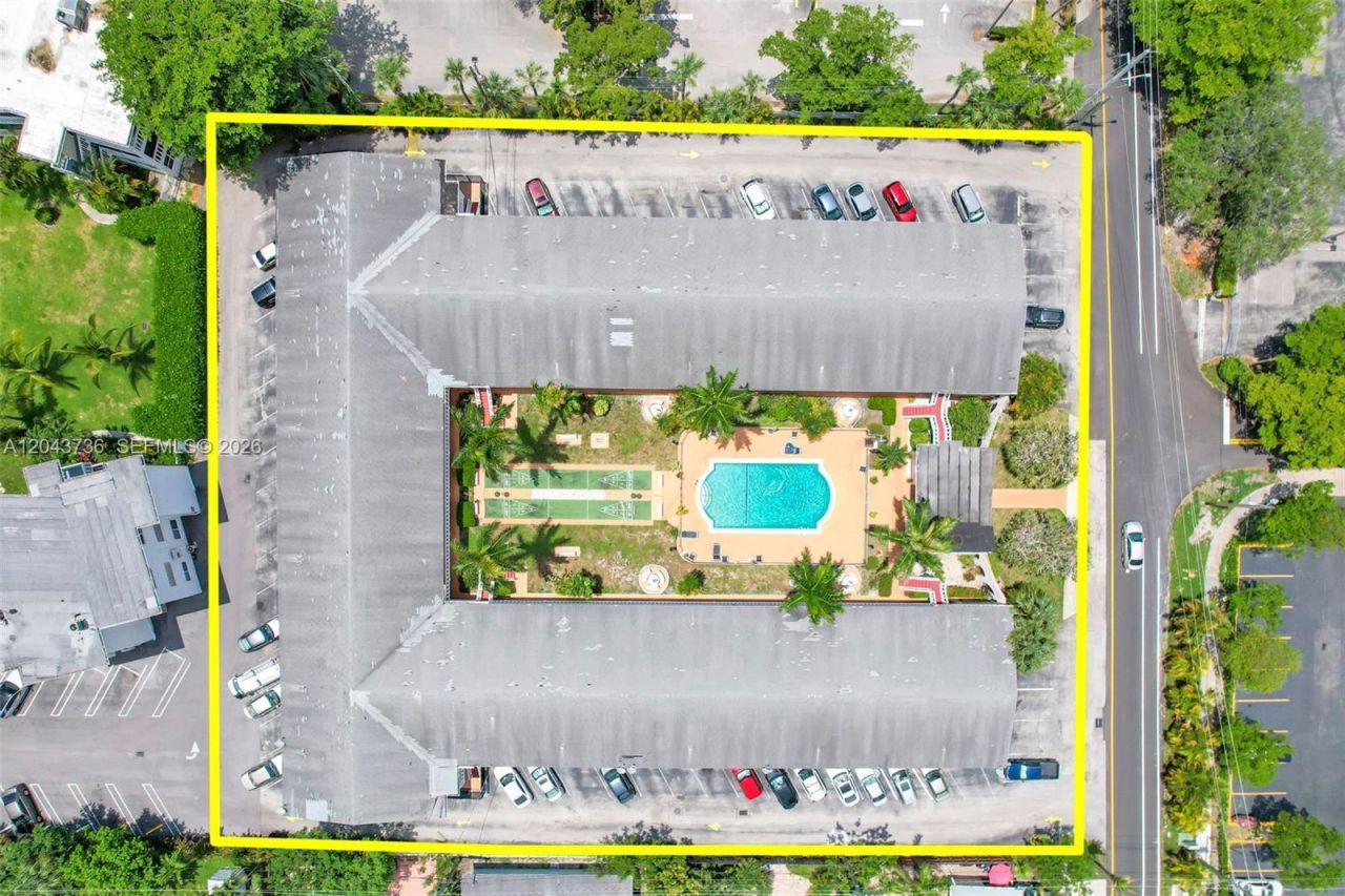 160 NE 8th Ave , Unit 27A, Hallandale Beach, FL 33009 Photo