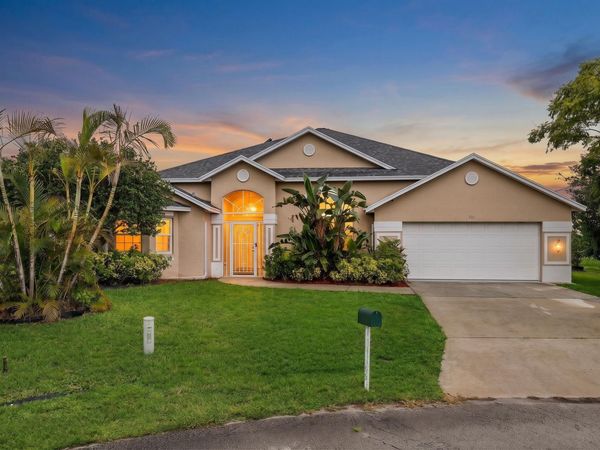 301 SW Buzby Court, Port St. Lucie, FL 34953