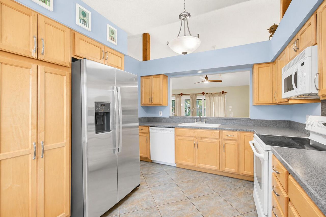 2400 SW 19th Avenue, Boynton Beach, FL 33426 Photo
