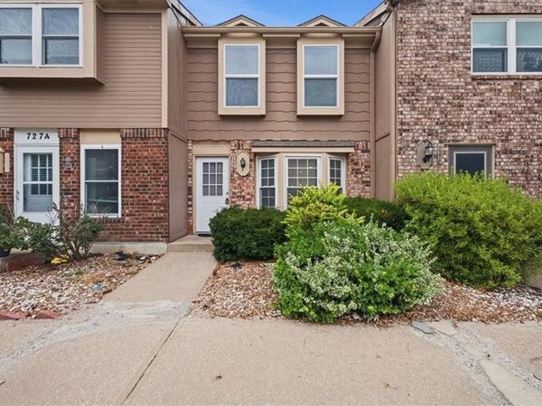 727 SW Liggett Road, Unit B, Blue Springs, MO 64015