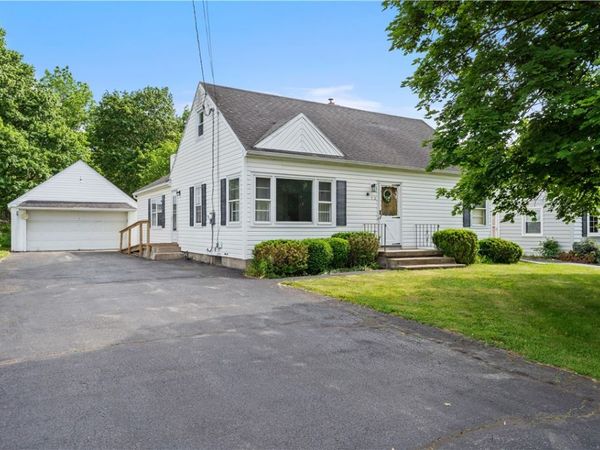 73 Wright Road , Henrietta, NY 14467