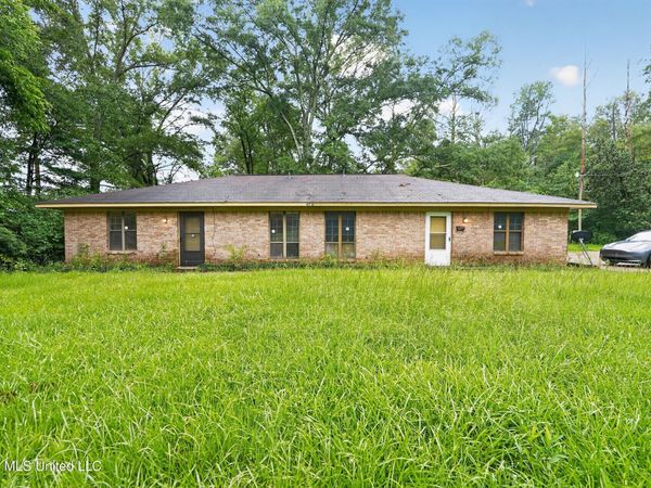4525 Whitehaven Drive, Jackson, MS 39204