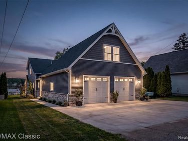 5657 Mabley Hill Road, Hartland Twp, MI 48430
