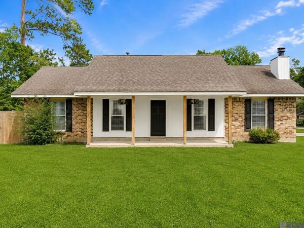 12805 Ina Dr, Walker, LA 70785