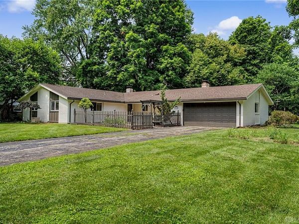 460 Deauville Drive, Washington TWP, OH 45429