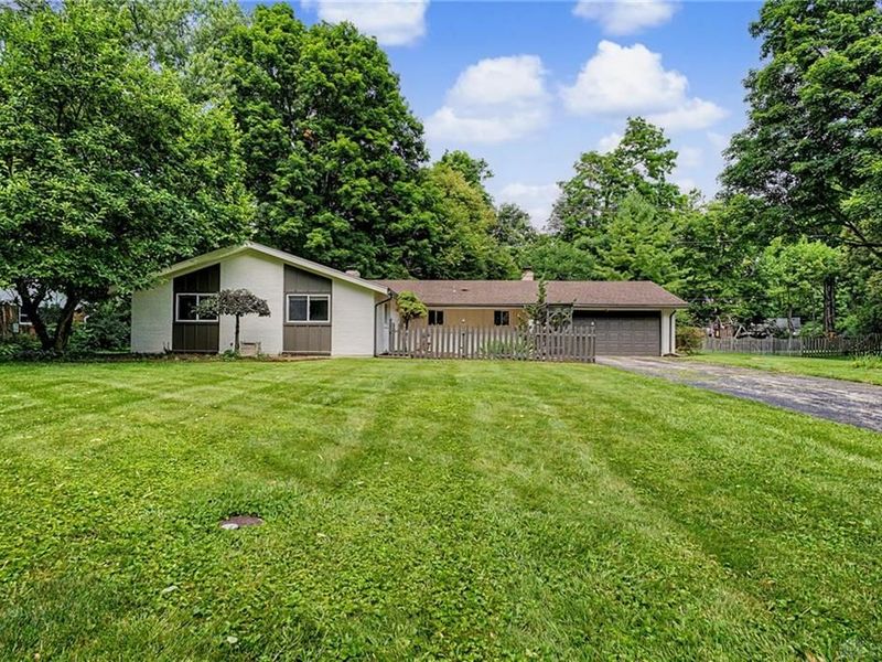 460 Deauville Drive, Washington Township, OH 45429 Photo 2