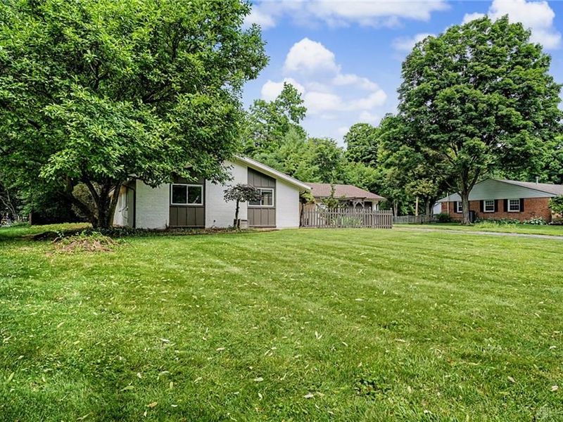 460 Deauville Drive, Washington Township, OH 45429 Photo 3