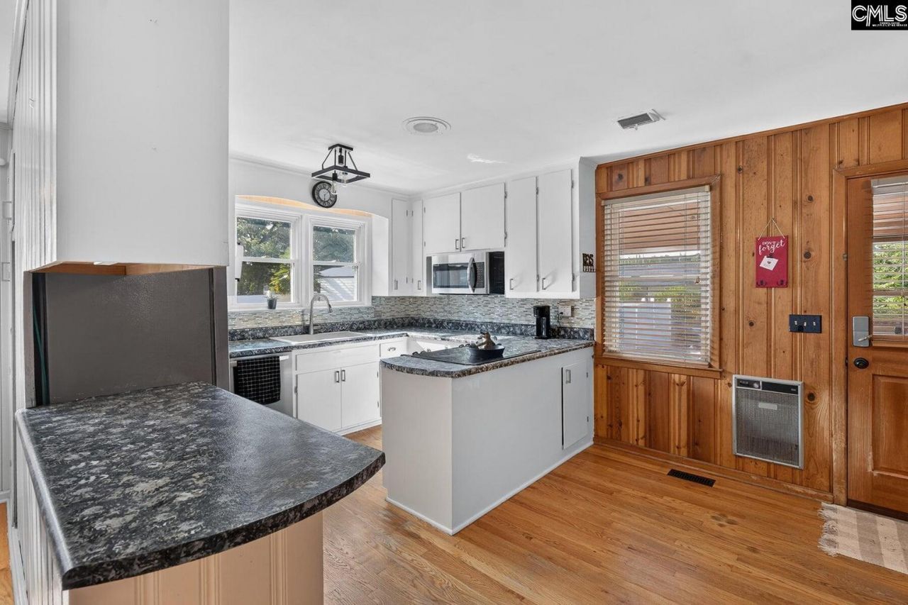 56 Woodlawn Terrace  Photo 10