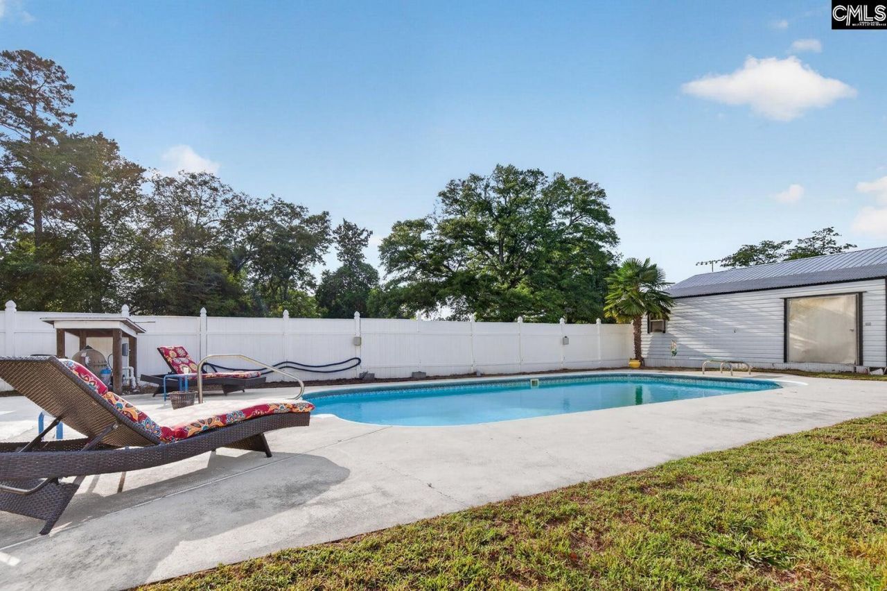 56 Woodlawn Terrace  Photo 32