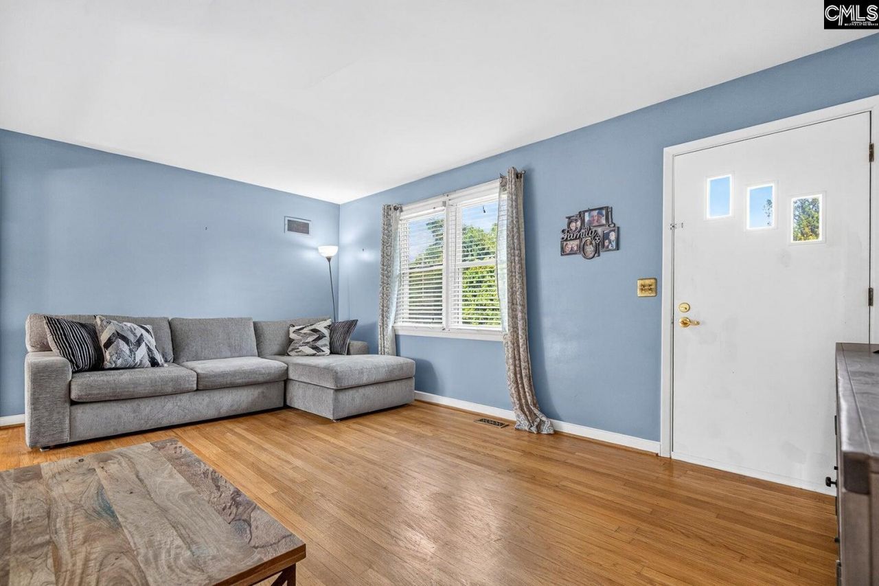 56 Woodlawn Terrace  Photo 4