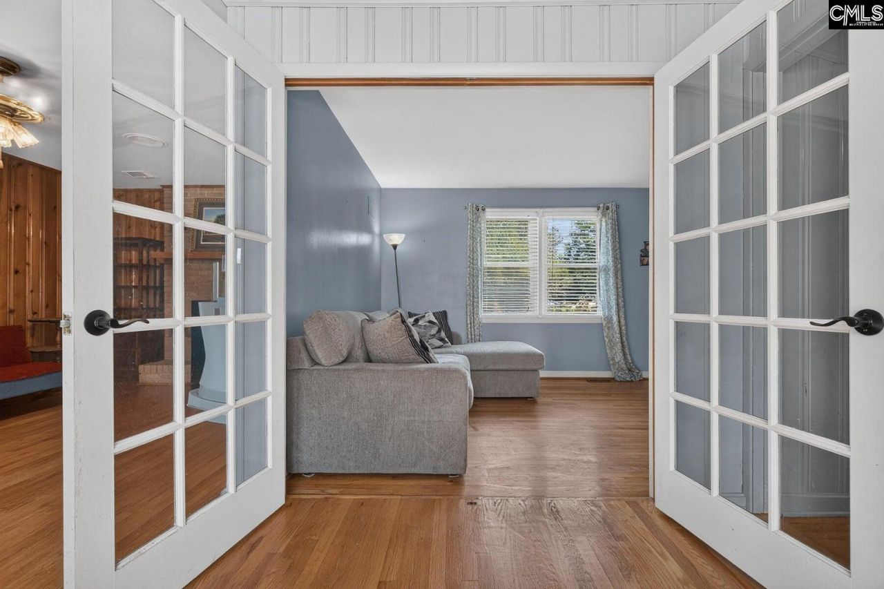 56 Woodlawn Terrace  Photo 5