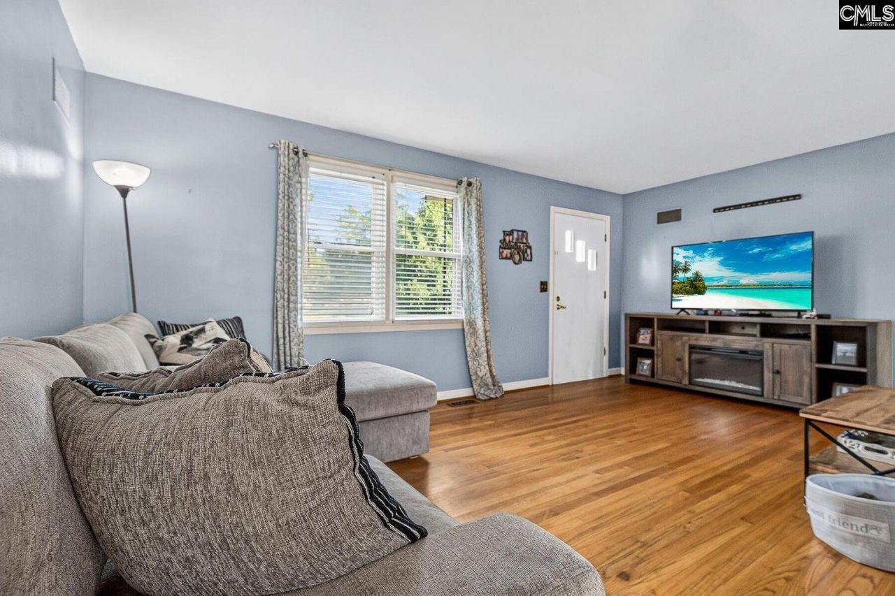 56 Woodlawn Terrace  Photo 6
