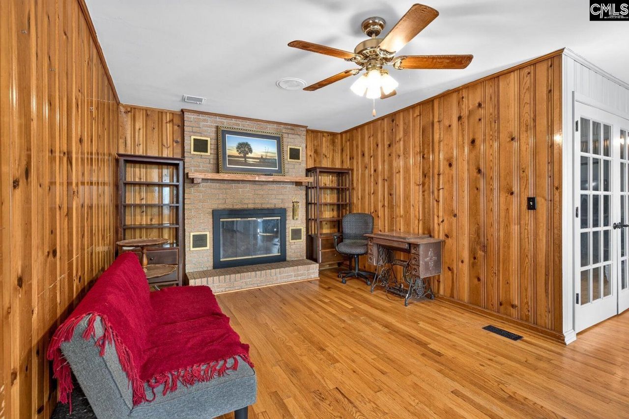 56 Woodlawn Terrace  Photo 8