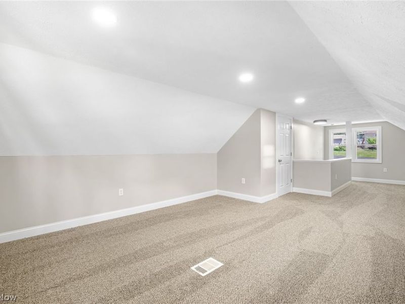 1371 Krumroy Road, Akron, OH 44306 Photo 12