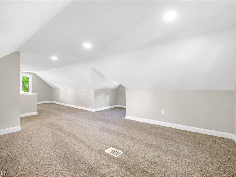 1371 Krumroy Road, Akron, OH 44306 Photo 13
