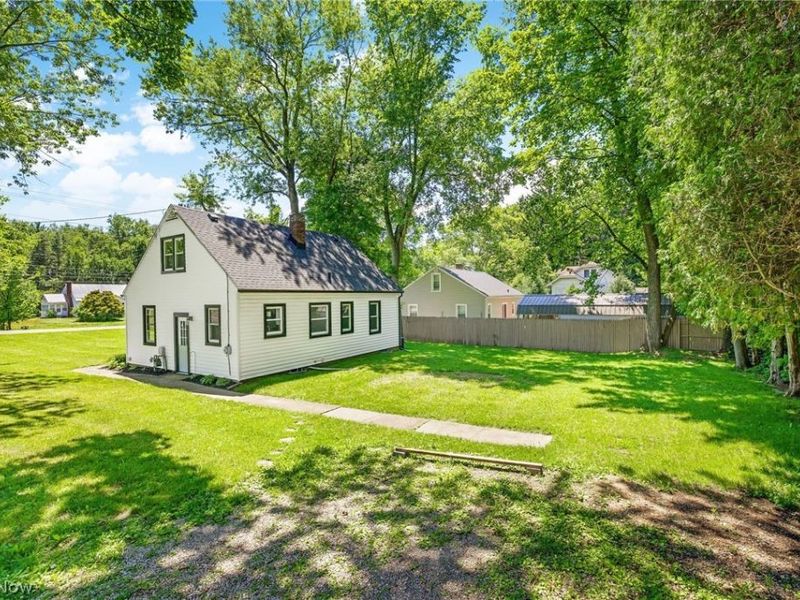 1371 Krumroy Road, Akron, OH 44306 Photo 32