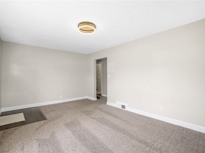 1371 Krumroy Road, Akron, OH 44306 Photo 5