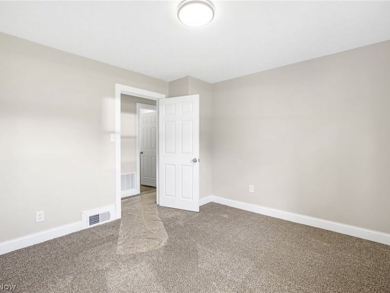 1371 Krumroy Road, Akron, OH 44306 Photo 7