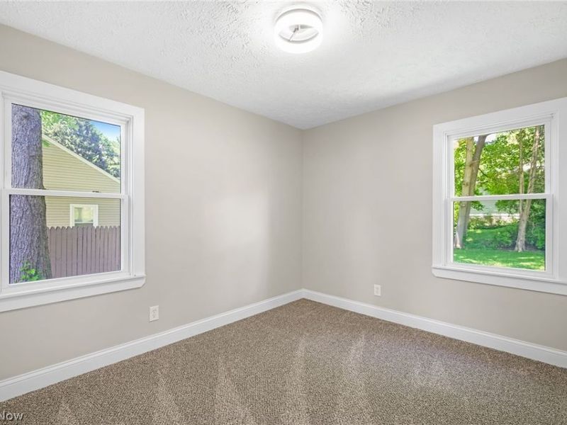 1371 Krumroy Road, Akron, OH 44306 Photo 8