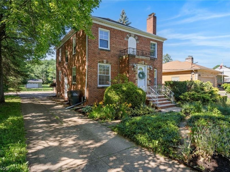 6832 Hillside Road, Independence, OH 44131 Photo 2