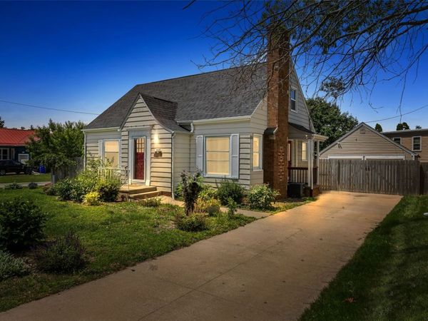 1001 25th ST SE, Cedar Rapids, IA 52403