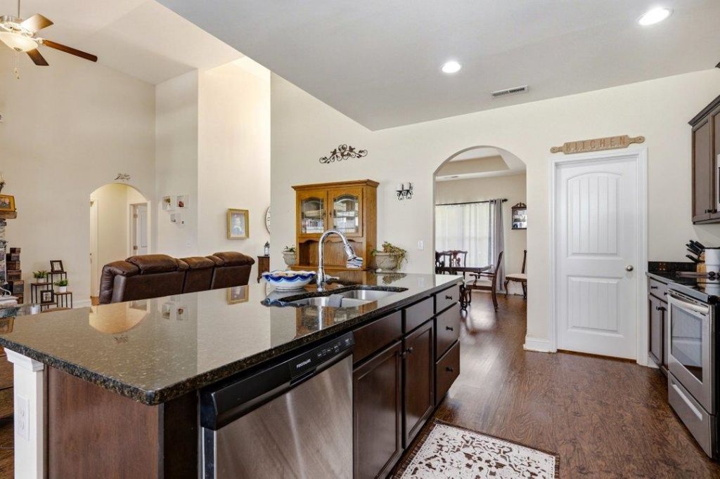 2117 Kara Dr. Photo 11