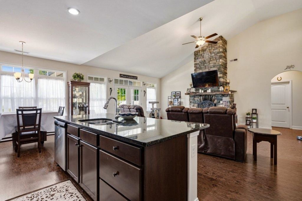 2117 Kara Dr. Photo 14