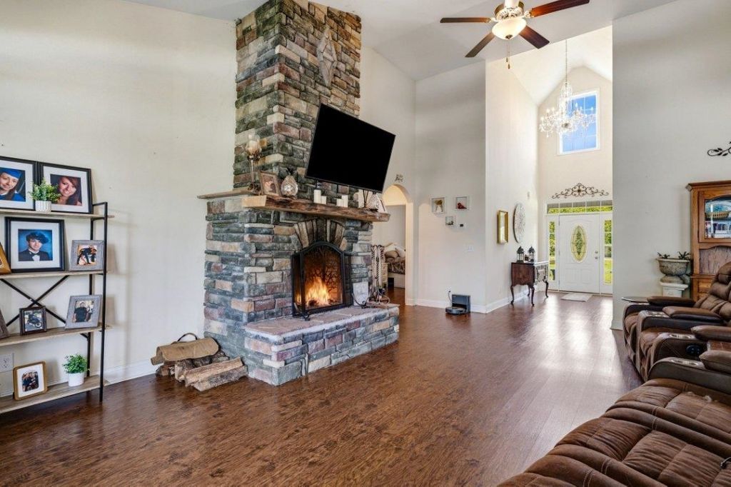 2117 Kara Dr. Photo 7