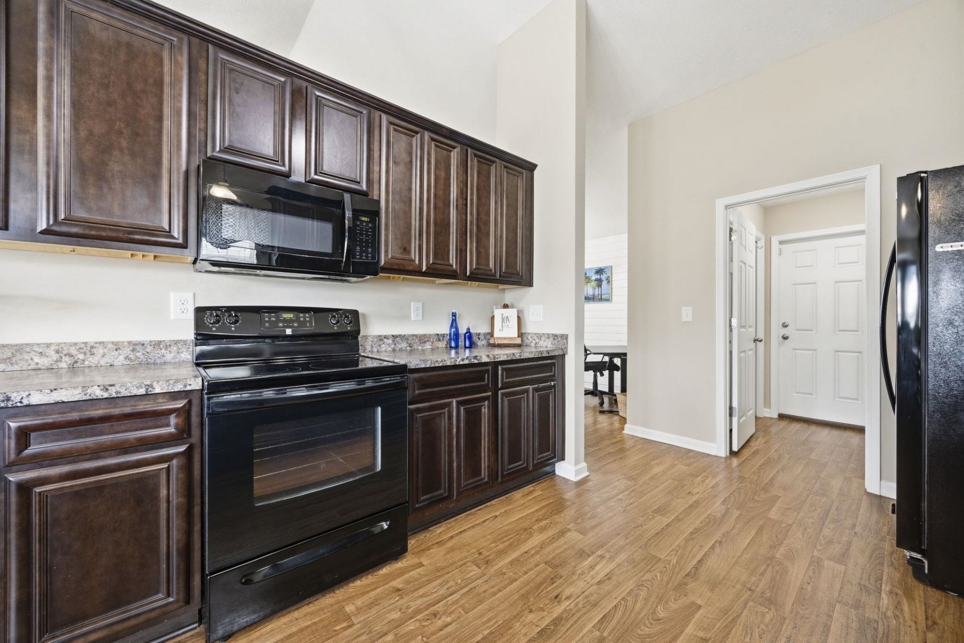1077 Lizzie Ln. Photo 12