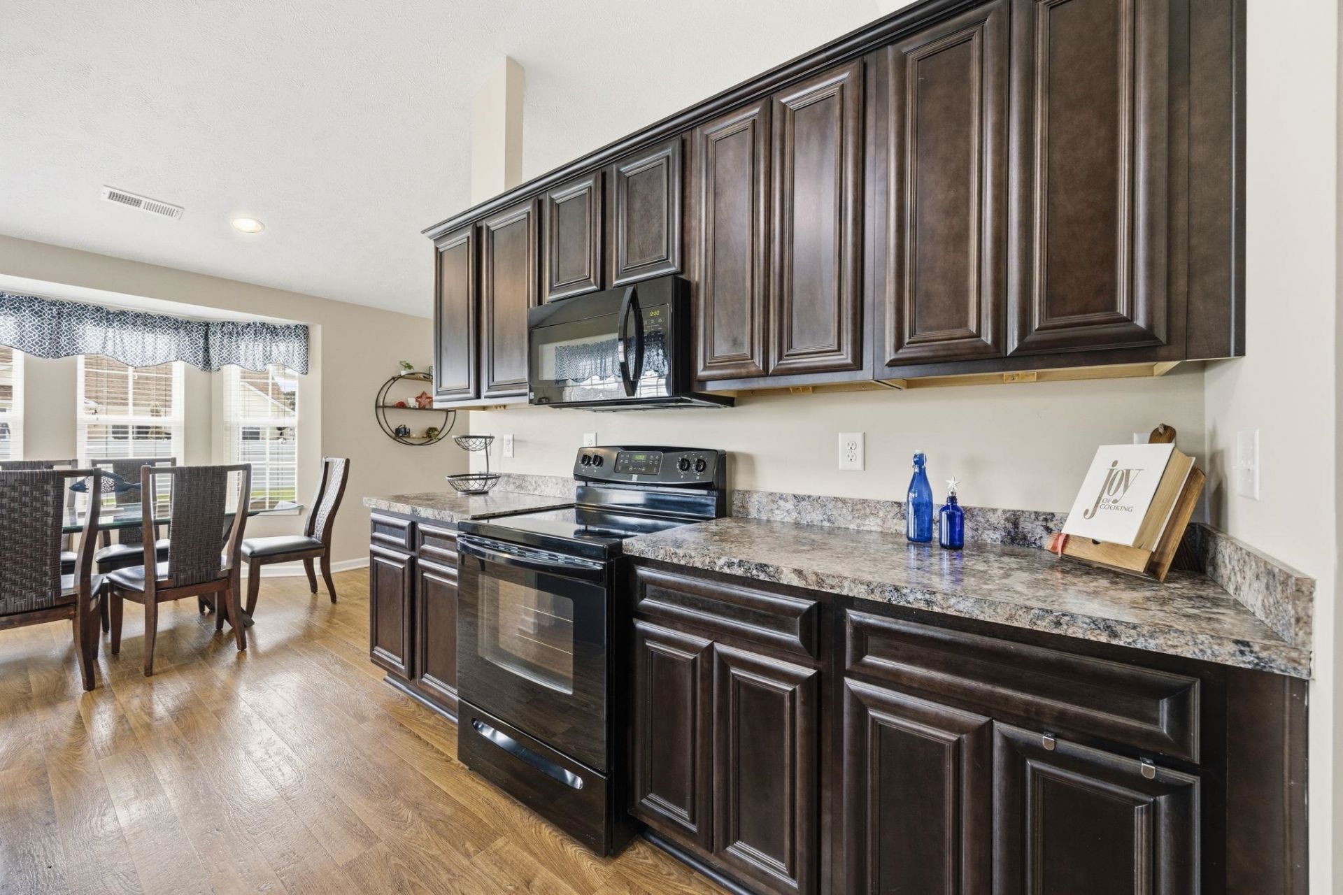 1077 Lizzie Ln. Photo 13