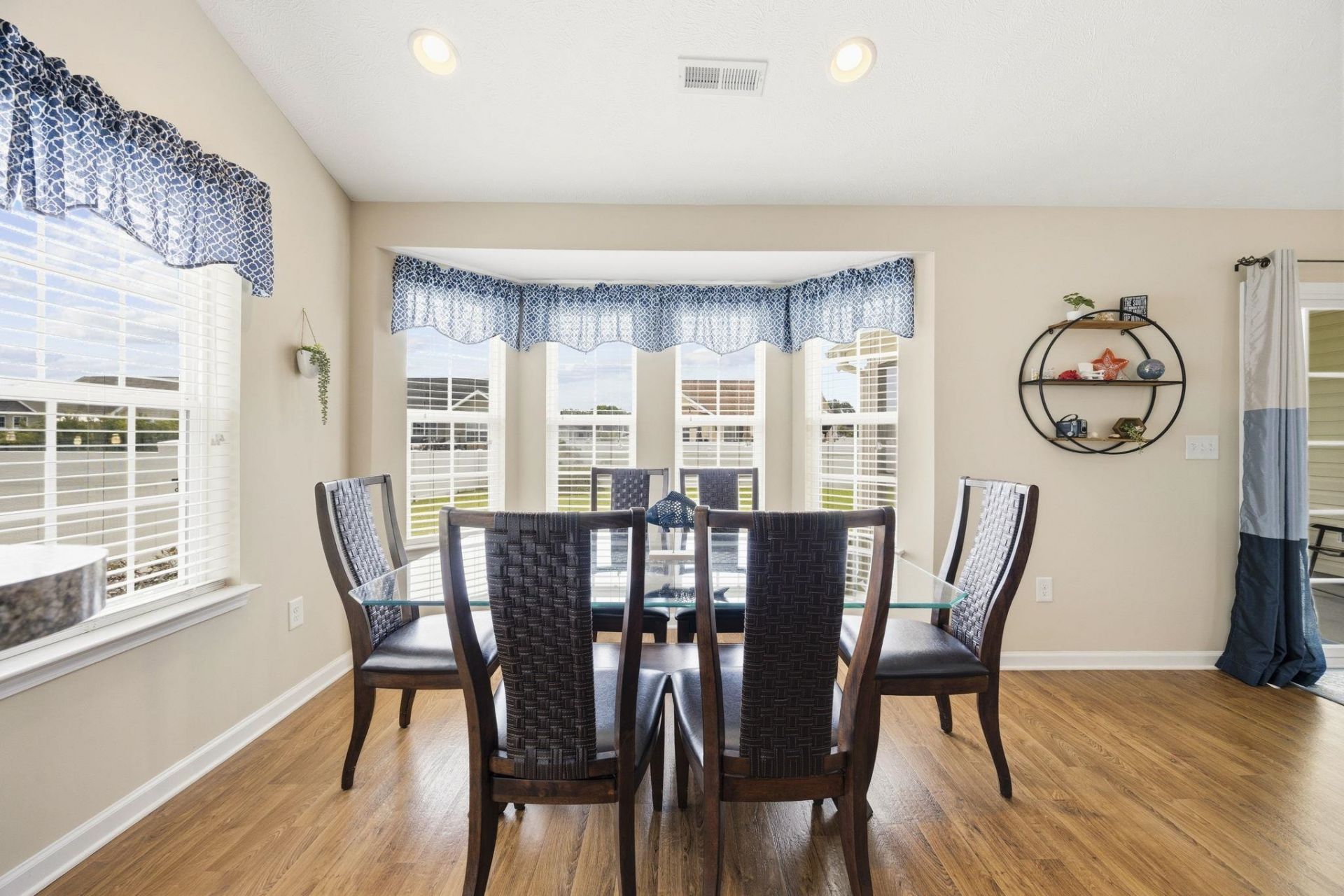 1077 Lizzie Ln. Photo 17