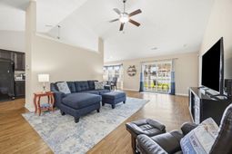 1077 Lizzie Ln. photo 4