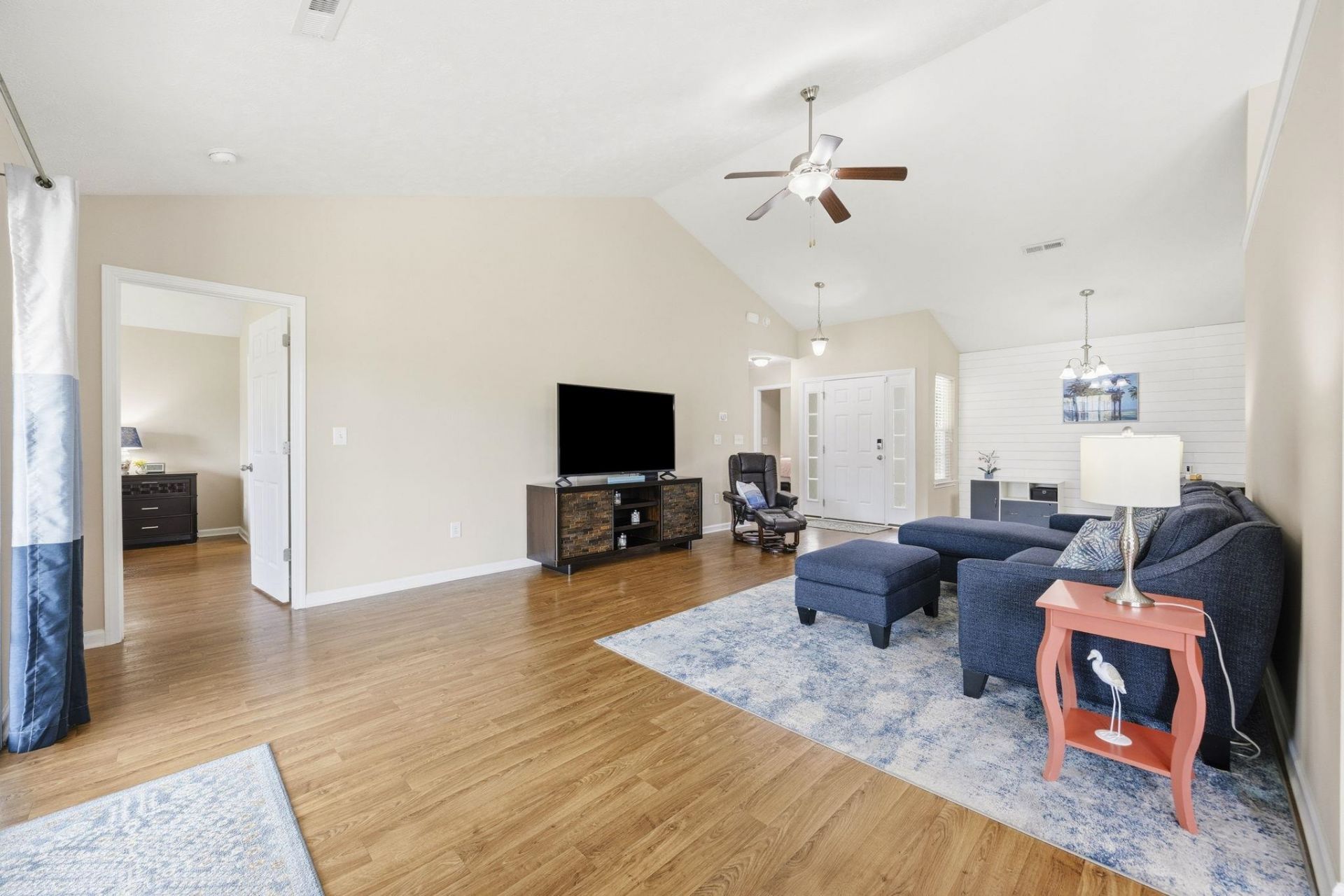1077 Lizzie Ln. Photo 7