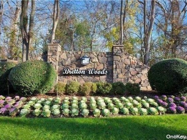 79 Birchwood Road , Coram, NY 11727