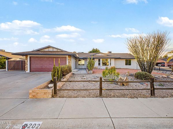 202 S KENNETH Place, Chandler, AZ 85226